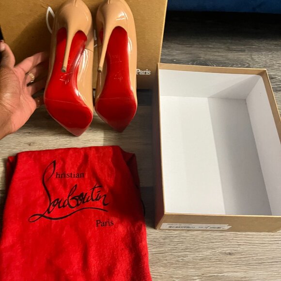 Christian Louboutin So Kate Patent Pointed-Toe Red Sole Pump - Picture 5 of 7